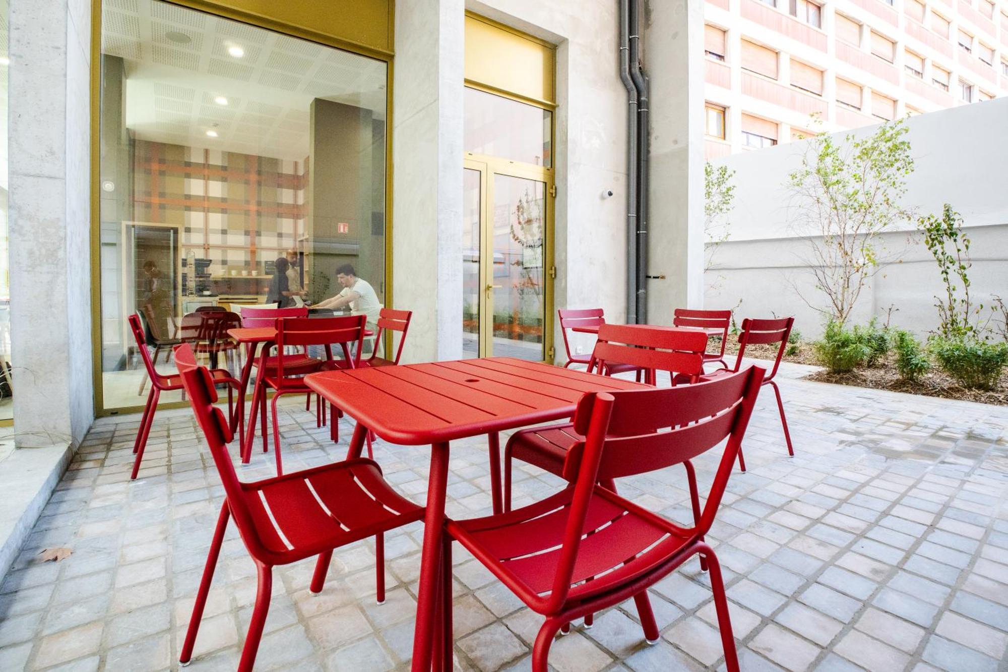 Easyhotel Marseille Euromed Екстер'єр фото
