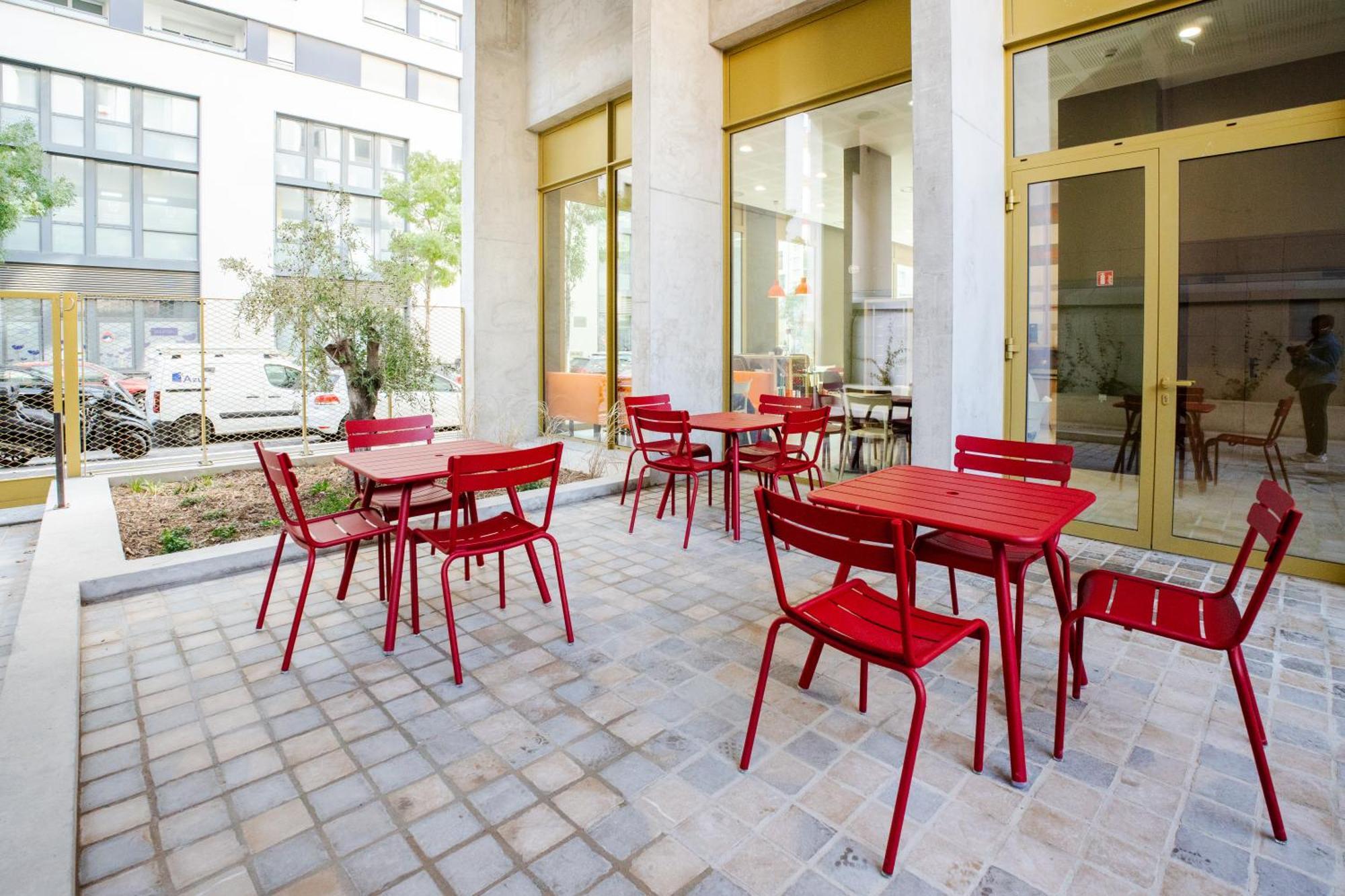 Easyhotel Marseille Euromed Екстер'єр фото