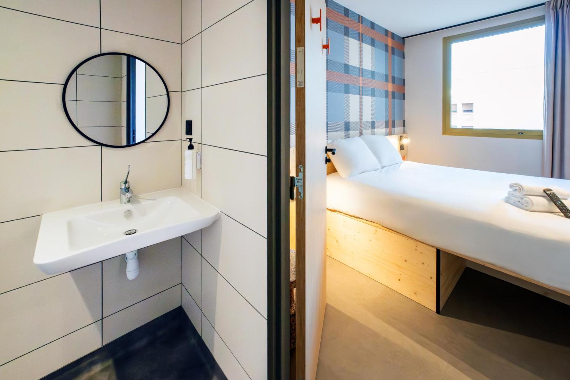 Easyhotel Marseille Euromed Екстер'єр фото