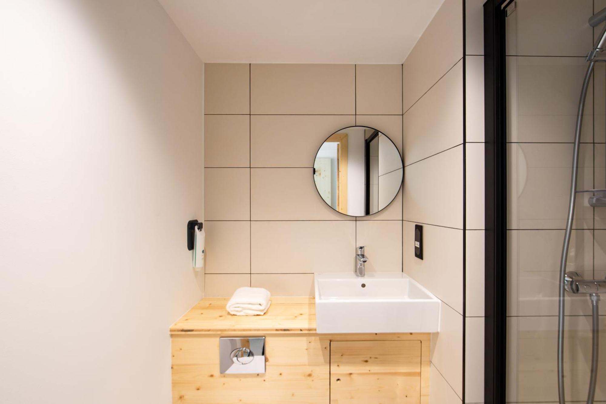 Easyhotel Marseille Euromed Екстер'єр фото